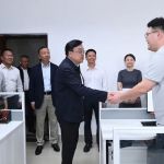 冯飞节后首个工作日在省发展改革委、省重大项目办走访慰问并调研