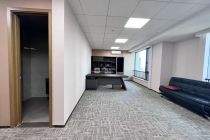 盈泰财富广场177平