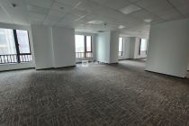 盈泰财富广场175平